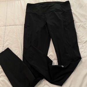 Lululemon leggings w/ side pocket